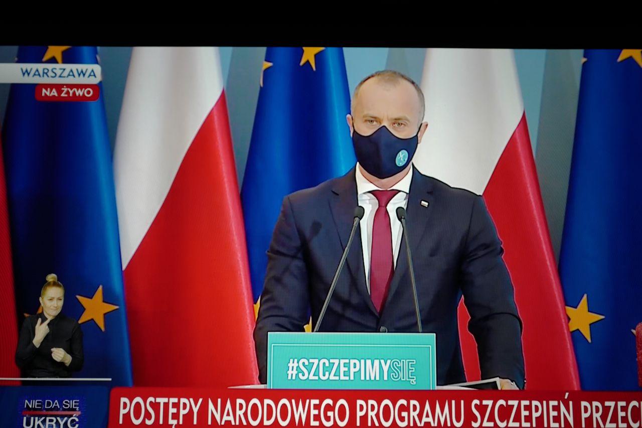 Prezes Urzędu Rejestracji Leków o szczepionce AstraZeneca. Więcej szkód wywoła rezygnacja z preparatu