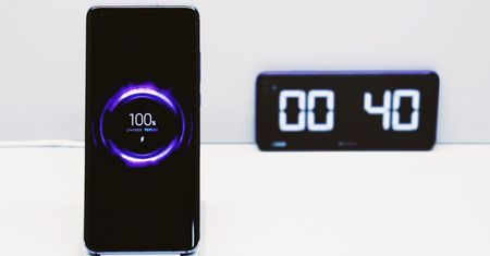 Bateria naładowana bezprzewodowo w 40 minut? Xiaomi prezentuje pierwsze szybkie ładowanie 40W