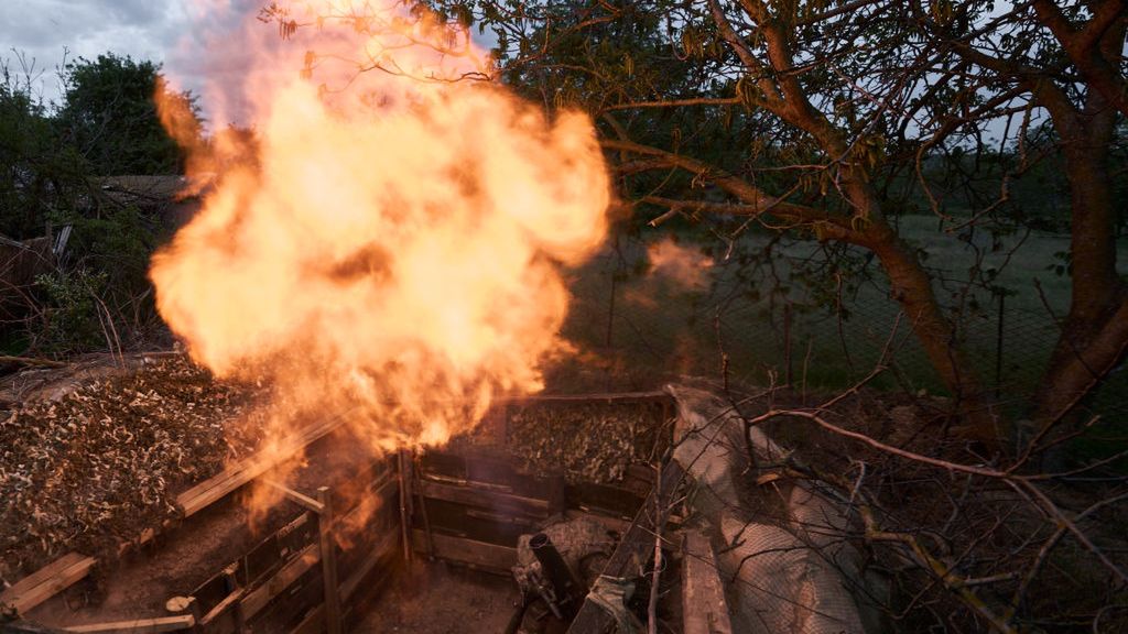 Wojna w Ukrainie. Wystrzał altylerii przeciwlotniczej