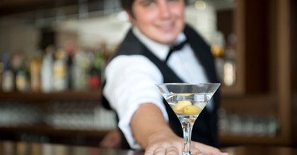 Polaków nie stać na drinka po pracy. Obiad na mieście też poza zasięgiem