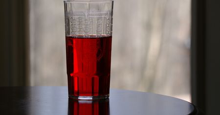 Koncentrat soku żurawinowego przygotowany z wodą