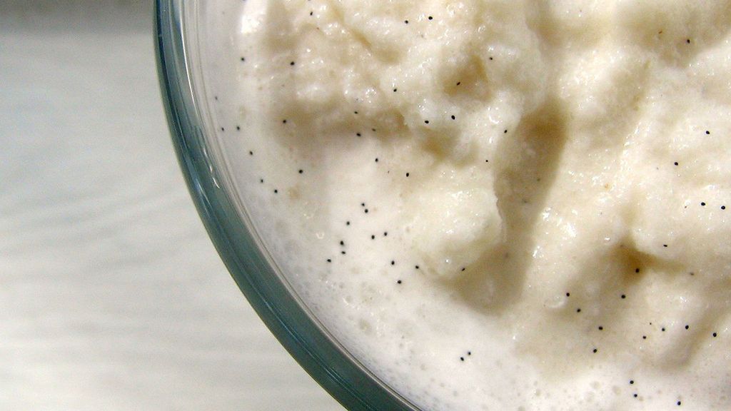 Naturalny napój słodowy w proszku z dodatkiem składników odżywczych przygotowany z mlekiem pełnotłustym