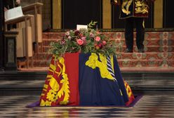 Trumna z ciałem Elżbiety II opuszczona do krypty [RELACJA NA ŻYWO]