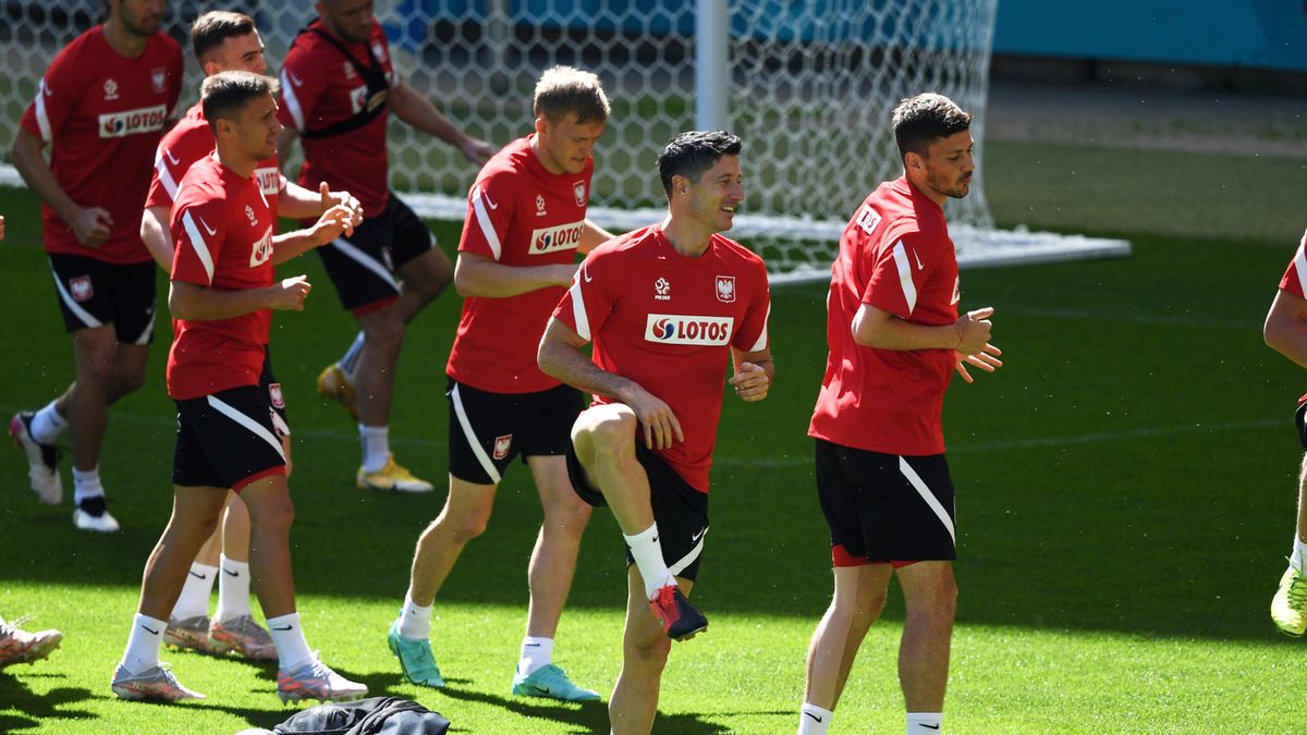 trening reprezentacji Polski (drugi z prawej Robert Lewandowski)