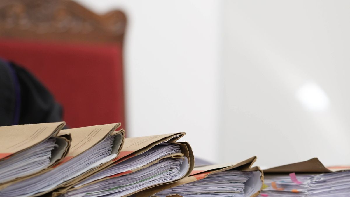 akta
Pozna�, 6.12.2019. Akta s�dowe podczas og�oszenia wyroku w S�dzie Okr�gowym w Poznaniu, 6 bm. w sprawie Krzysztofa K. oskar�onego o czyny pedofilskie wobec swoich podopiecznych na obozach rekreacyjnych. (jk/doro) PAP/Jakub Kaczmarczyk
Jakub Kaczmarczyk
akta sprawy, czyny pedofilskie, pedofil, pedofilia, proces, rozprawa, s�d, wyrok