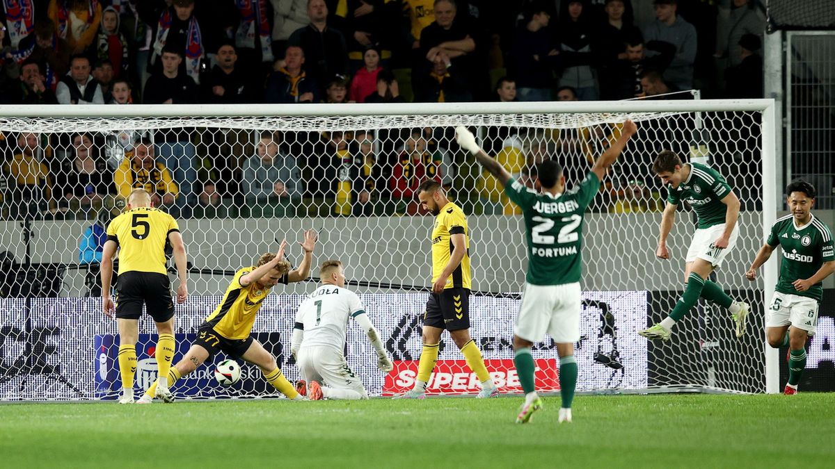 PAP / Jarek Praszkiewicz / Na zdjęciu: mecz GKS Katowice - Legia Warszawa 