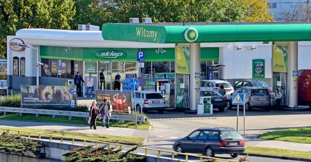 Stacje paliw przedłużają promocję. BP przebija ofertę Orlenu