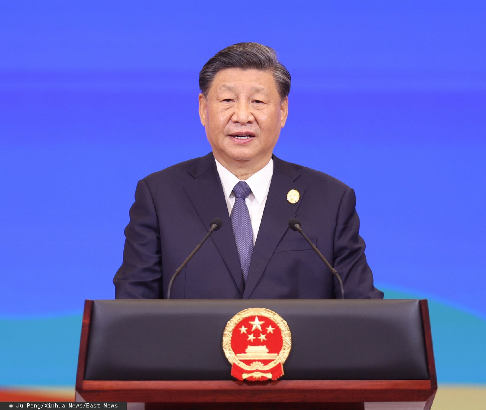 Archiwum zagraniczne East News 2023-10
(231017) -- BEIJING, Oct. 17, 2023 (Xinhua) -- Chinese President Xi Jinping addresses a banquet and extends a warm welcome on behalf of the Chinese government and people to all distinguished guests attending the Third Belt and Road Forum for International Cooperation in Beijing, capital of China, Oct. 17, 2023. Xi Jinping and his wife Peng Liyuan on Tuesday hosted a banquet at the Great Hall of the People in Beijing to welcome guests who are in China to attend the Third Belt and Road Forum for International Cooperation. (Xinhua/Ju Peng)
Ju Peng
