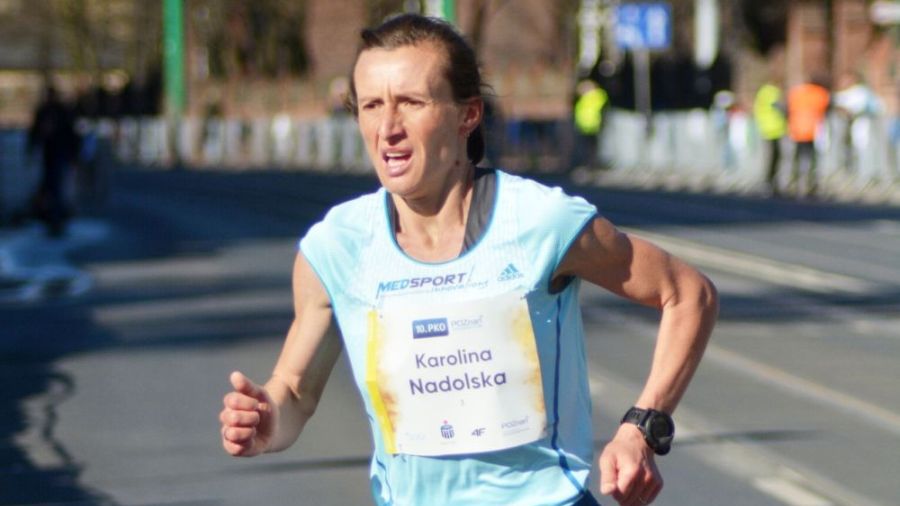 Zdjęcie okładkowe artykułu: East News / Karolina Adamska / Na zdjęciu: Karolina Nadolska podczas półmaratonu w Poznaniu