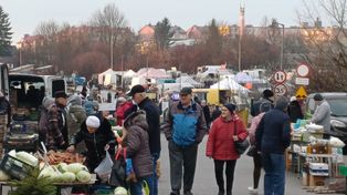 Opatów: Suszone owoce, karpie i grzyby najchętniej kupowane na targu w środę 10 grudnia