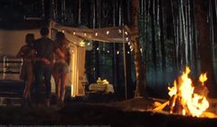 Braveran reklamowany z dwoma kobietami jako „pieczeniami na jednym ogniu” (wideo)