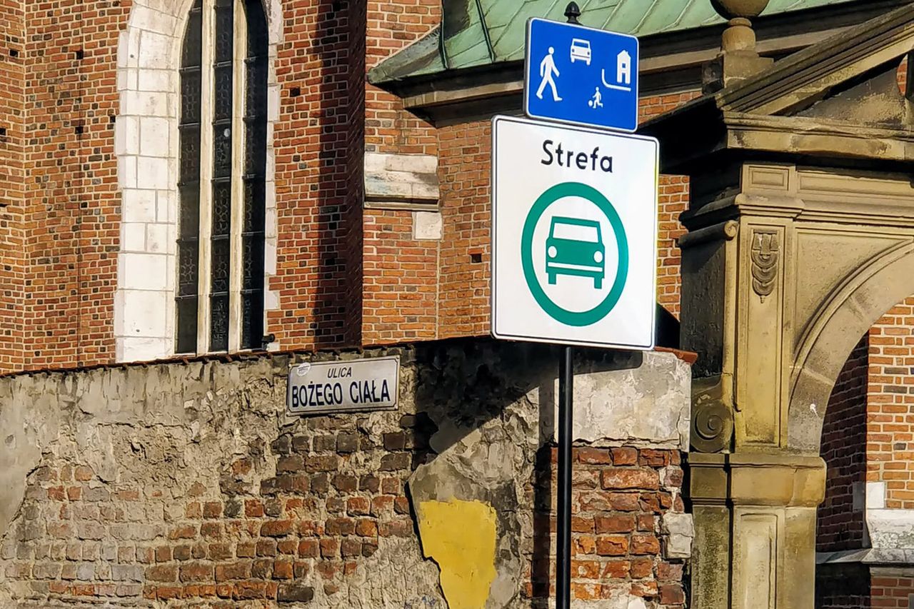 Europejskie miasta ograniczają wjazd starszym autom. Wkrótce kolej na Polskę?