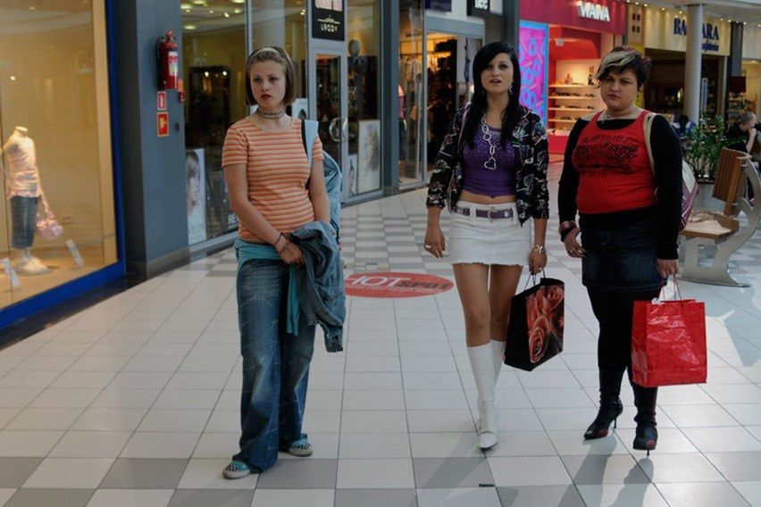Kadry z filmu "Galerianki". Tak kiedyś wyglądały główne aktorki 