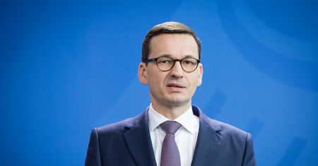 Rząd przedstawił plan łagodzenia obostrzeń. Dotyczy m.in. sklepów i parków