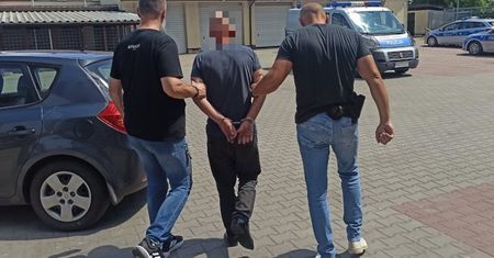 Zatrzymany za posiadanie dziecięcej pornografii i broni