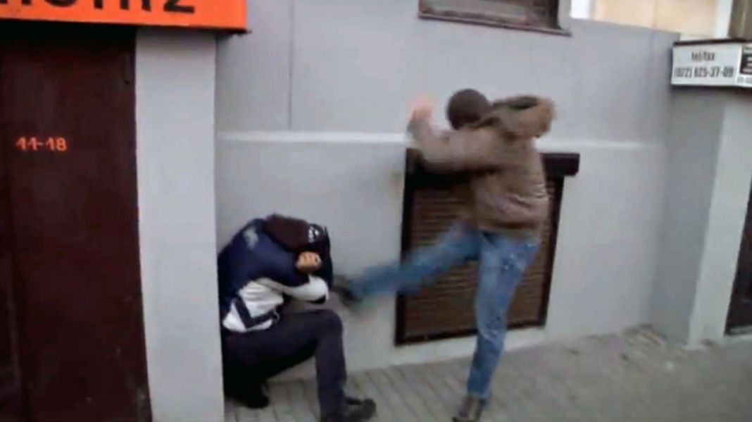 Policjant skazany za skopanie manifestanta na Marszu 11.11.11