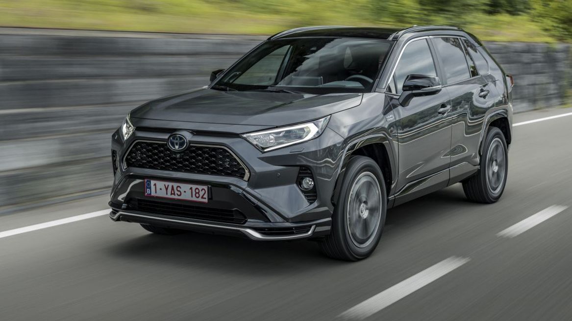 W Polsce RAV4 jest dziś liderem sprzedaży wśród większych SUV-ów.