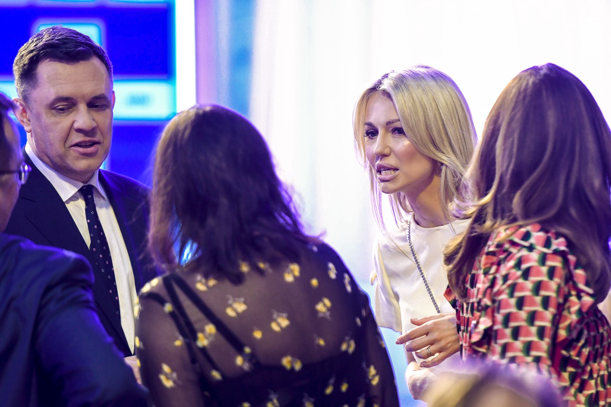 Magdalena Ogórek docina Macie na antenie TVP