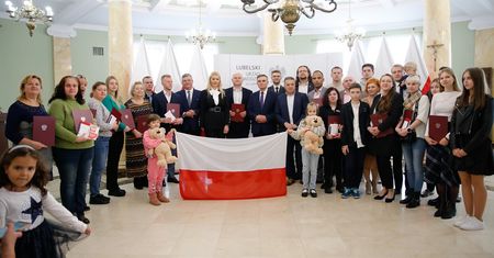 Nowi obywatele Polski. Z Ukrainy, Białorusi, Włoch i Egiptu