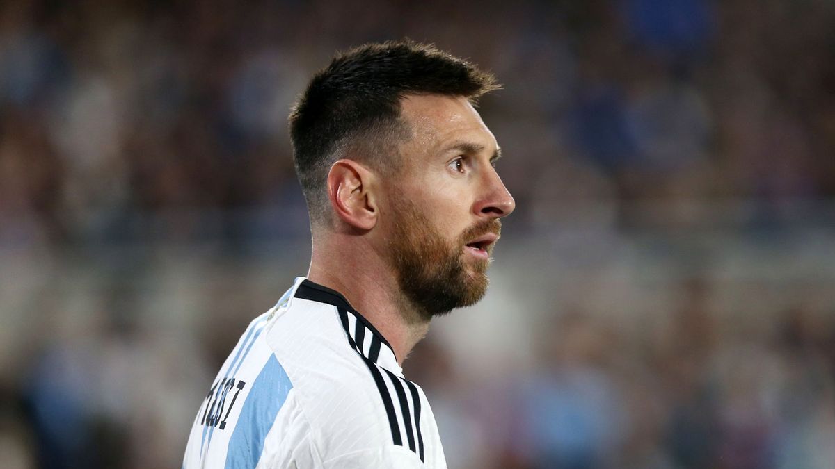 Lionel Messi podczas meczu z Paragwajem
