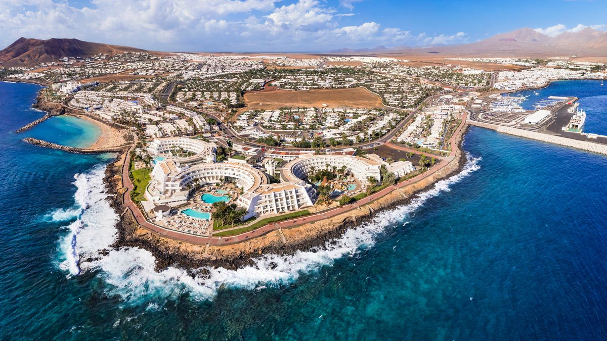 Wyspy Kanaryjskie, w tym Lanzarote, przyciągają tłumy Brytyjczyk