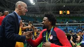 Tak się blokuje w lidze NBA. DeAndre Jordan posłał piłkę w trybunu (wideo)
