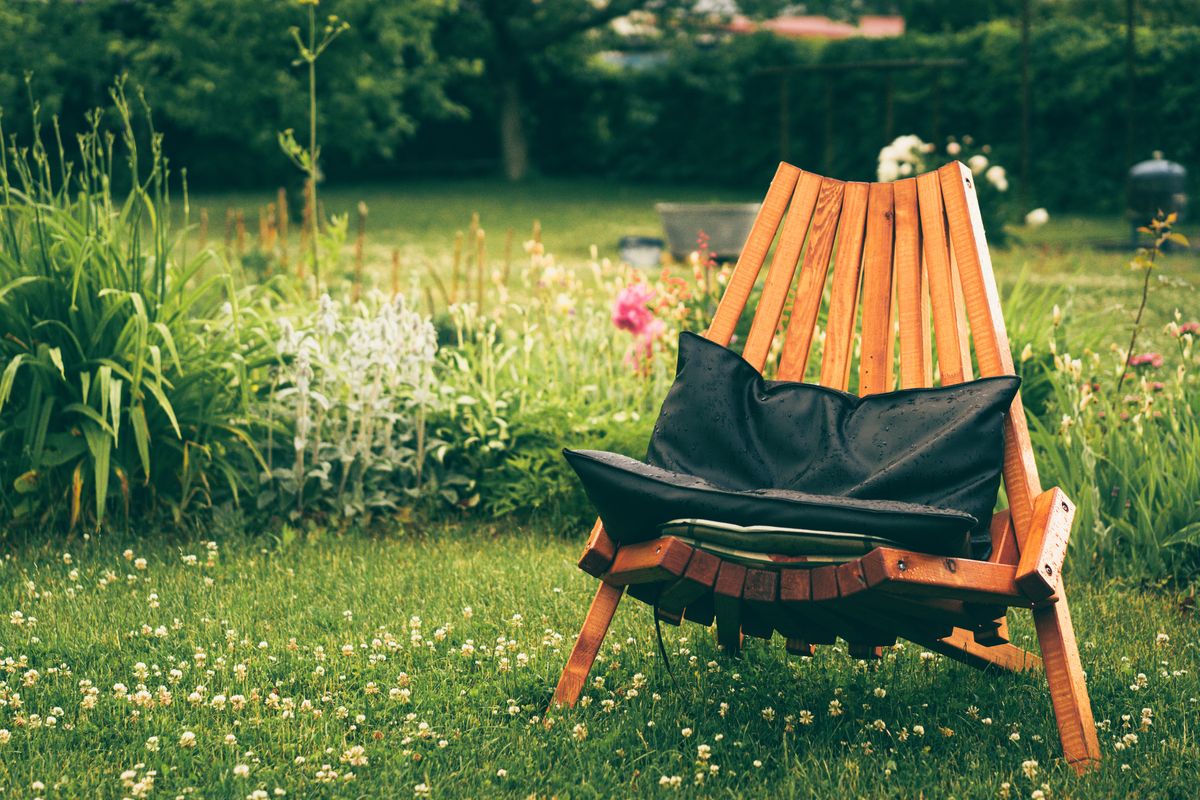 Krzesło ogrodowe to dobry pomysł na ogrodowy relaks