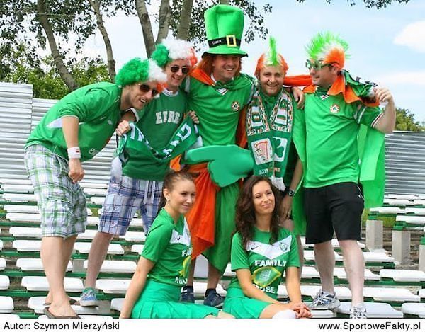 Irlandzcy kibice odwiedzili stadion Warty. Powód? Takie same barwy (fot. Warta Poznań)