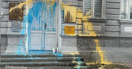 Cichy protest. Wymowne zdjęcie z Krymu