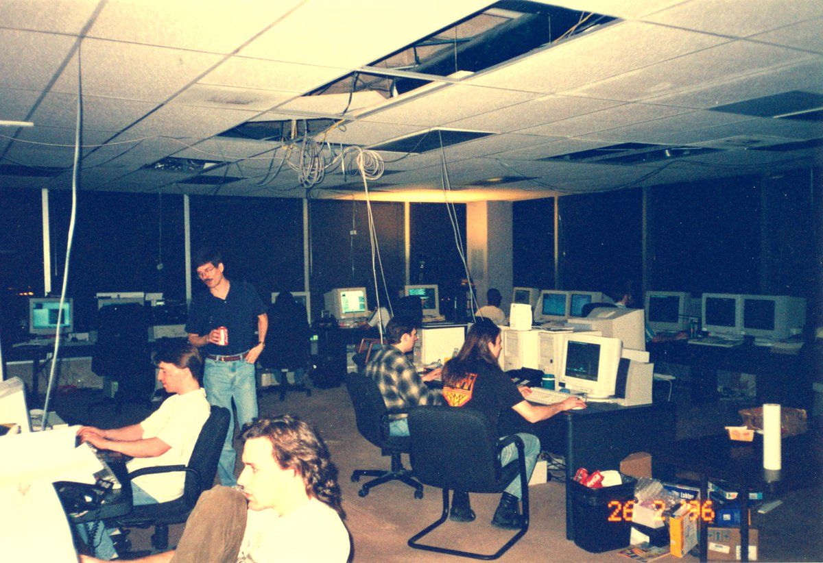 Zespół id Software podczas pracy nad Quake (luty 1996 r.)
