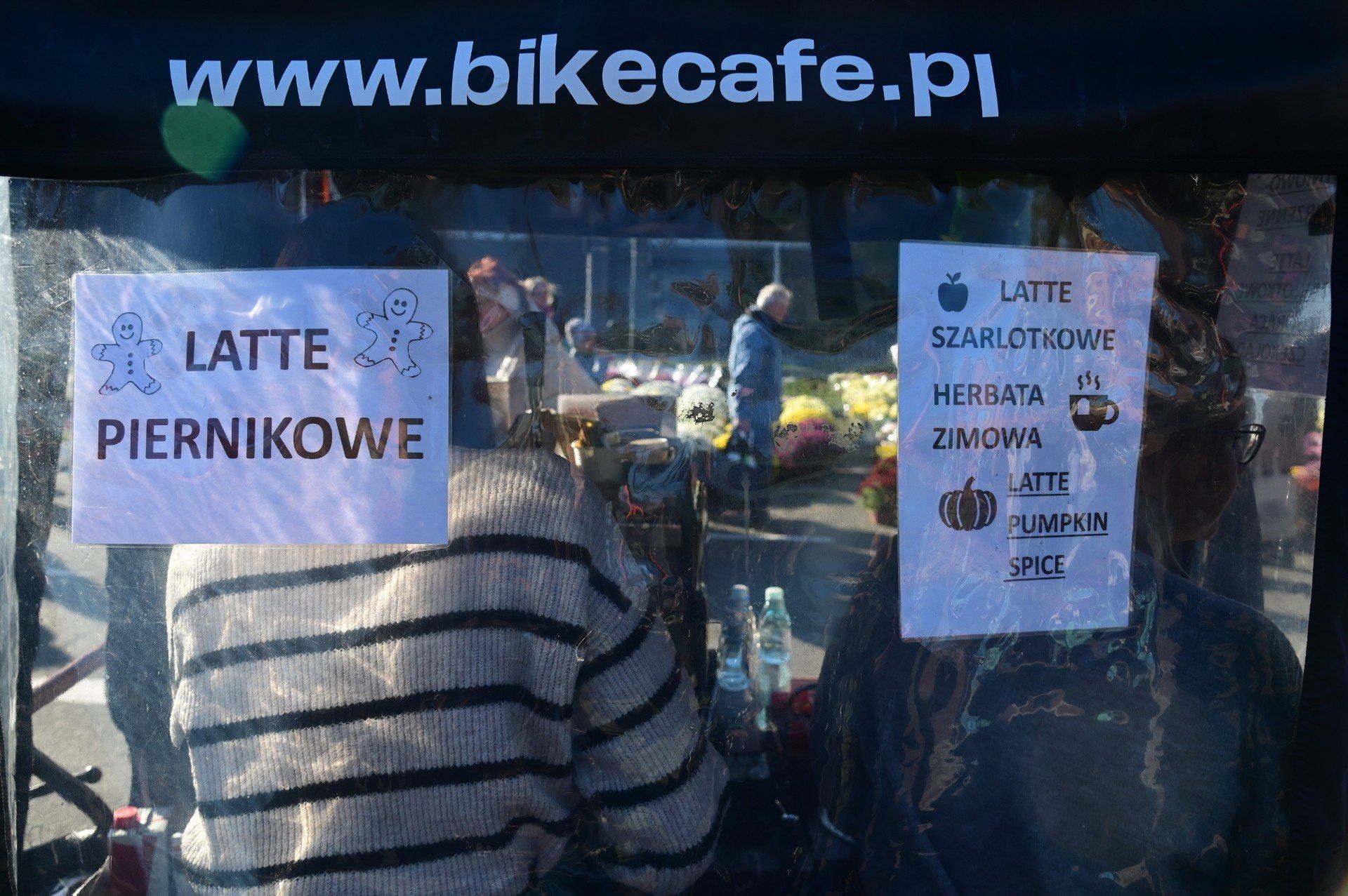 Jarmark cmentarny w Warszawie