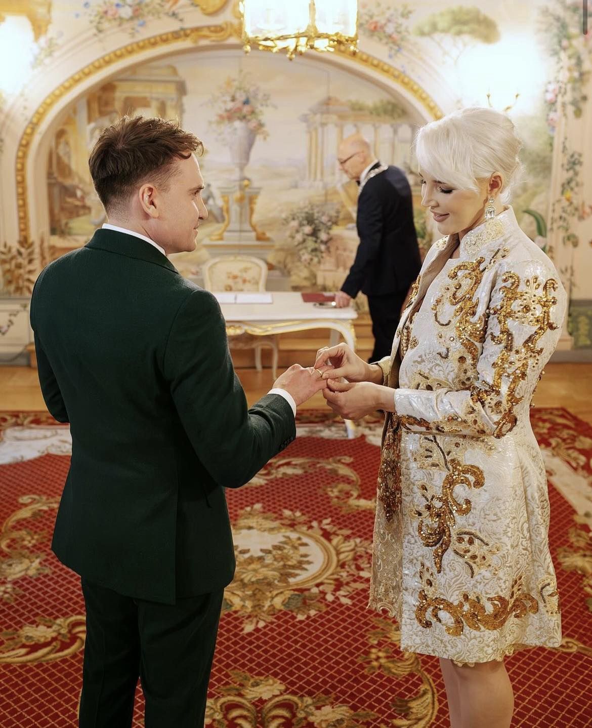 Ewa Minge ocenia suknię ślubną Lil Masti