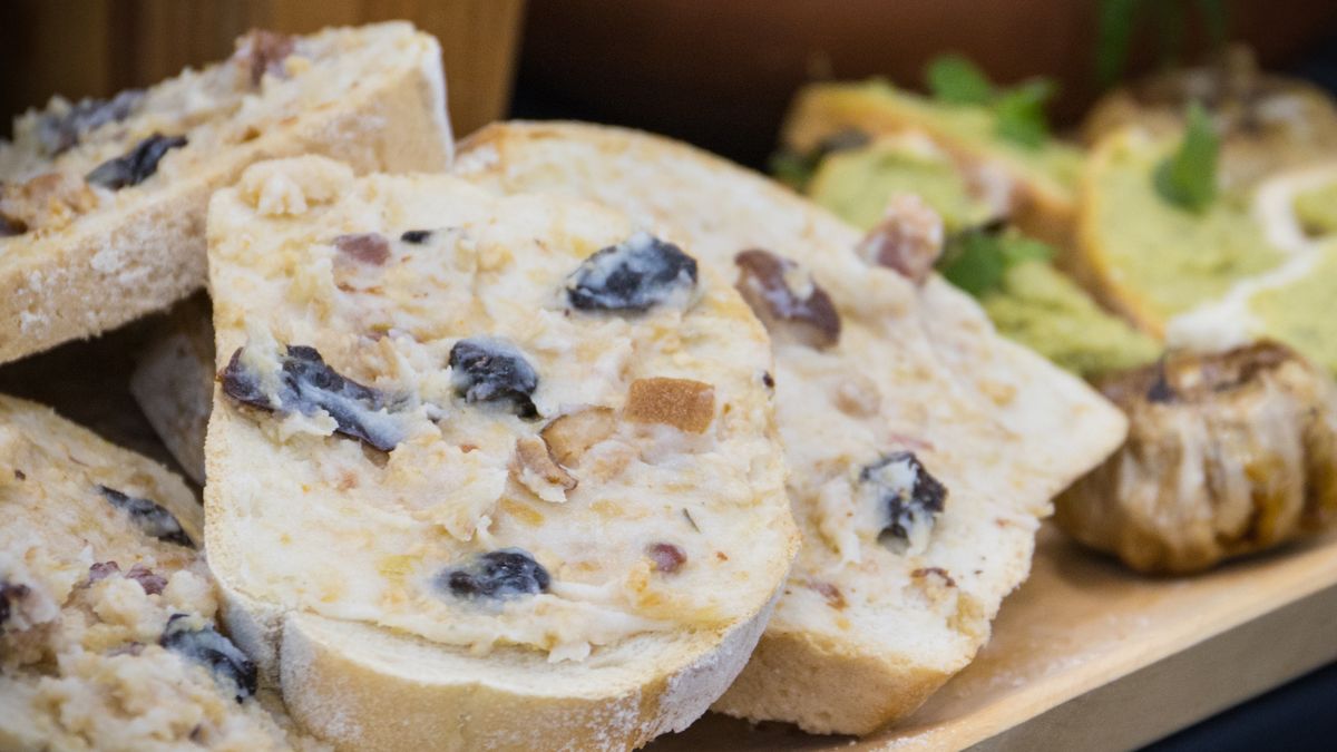 Smalec ze śliwkami - domowe smarowidło