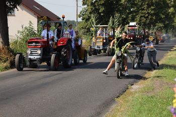 Roszki: Dożynki wiejskie i barwny korowód