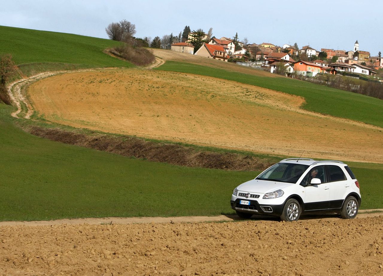 To kolejny Fiat, który odchodzi do przeszłości. Następcy można doszukiwać się w modelu 500X, ale w rzeczywistości to zupełnie nowe auto niż prezentowane Sedici, choć tej samej klasy.