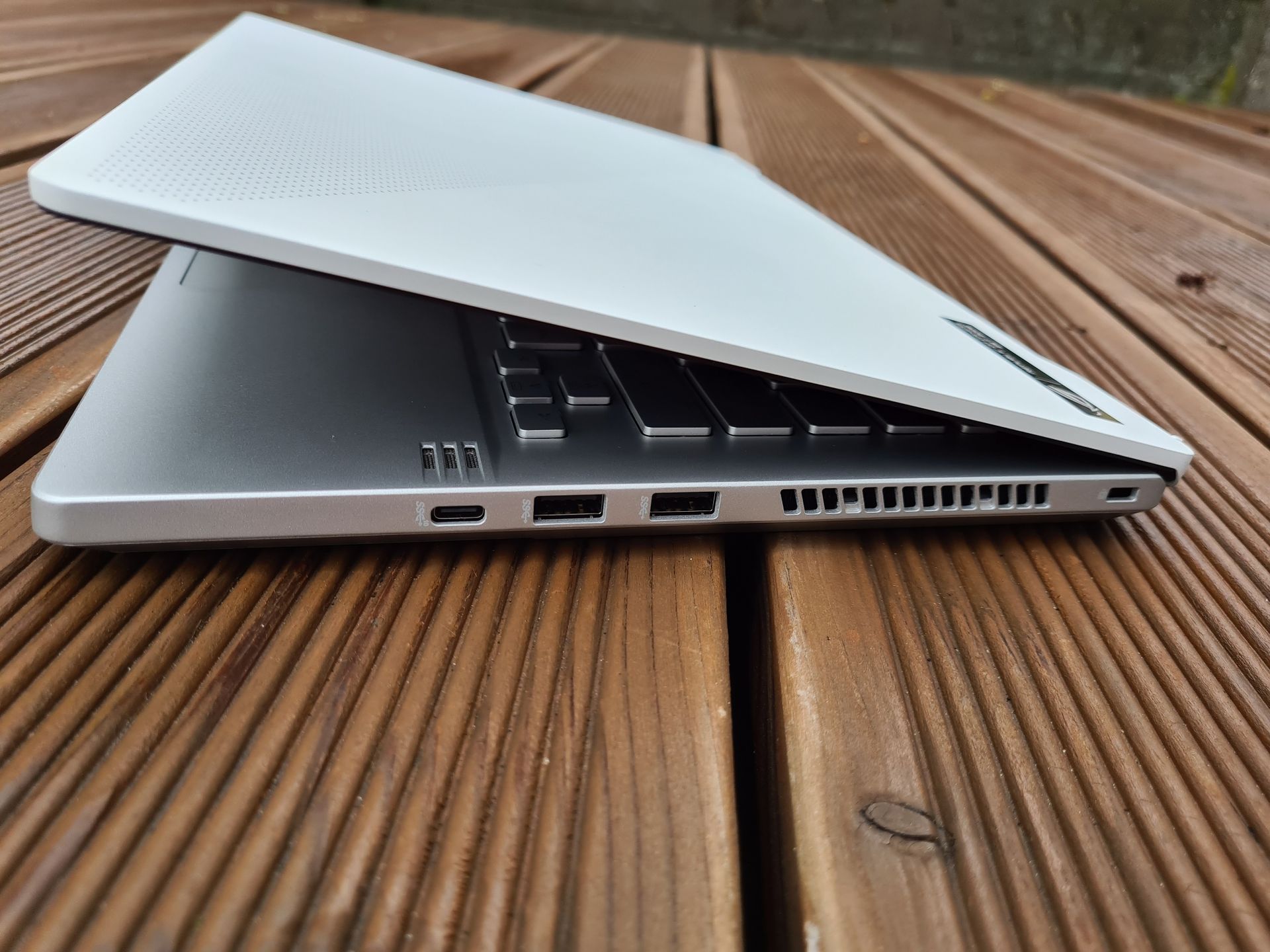 Test Asus ROG Zephyrus G14: osiem rdzeni od AMD i RTX 2060 w "czternastce" 8