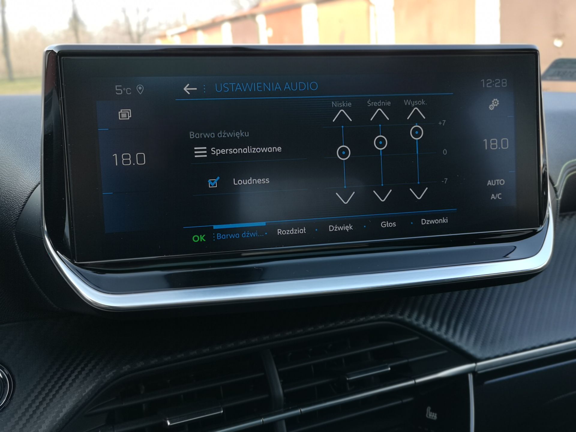 Peugeot 208 GT Line: wirtualne zegary 3D oraz obsługa systemu 33