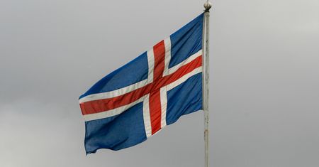 Islandia oddaje Polsce dług przed terminem