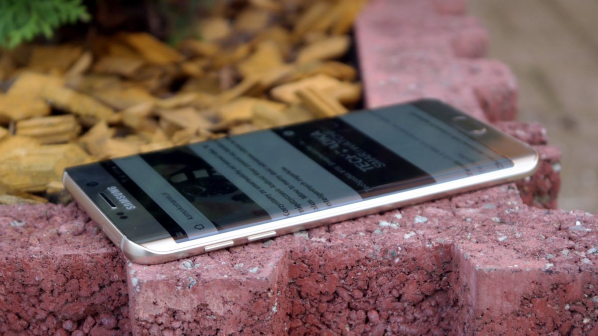 Coraz więcej producentów chce używać zagiętych ekranów i Samsung może się tylko cieszyć 1