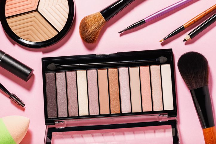 Dobrej jakości cienie do powiek. Na co zwrócić uwagę podczas zakupu palety cieni?