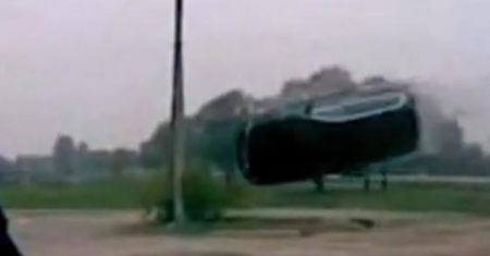 Jak nie należy jeździć BMW X5 [wideo]