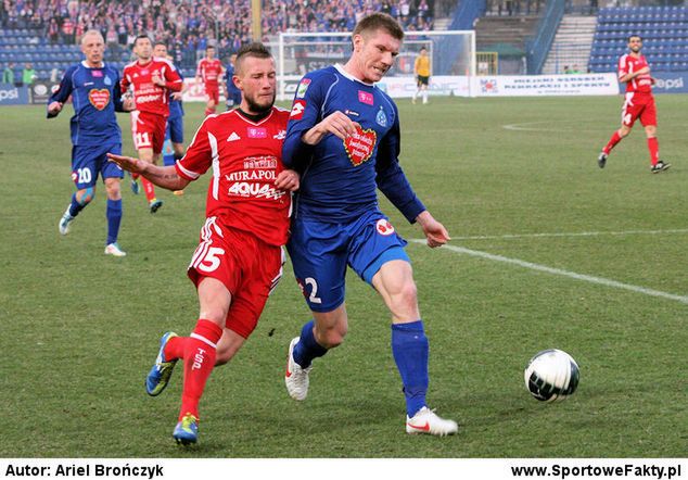 Piotr Stawarczyk (nr 2) po raz drugi w sezonie strzelił gola łodzianom