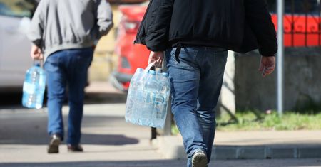 Skażenie wody na Mazowszu. 12 miejscowości z problemem