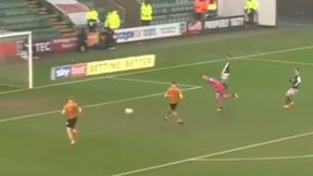 League Two. To kandydat do pudła dekady! Fatalna pomyłka Chrisa Portera (wideo)