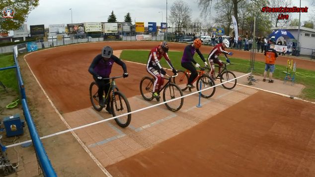 Adam Łabędzki na czwartym polu (fot. YouTube / #SzkudlarekTeam)