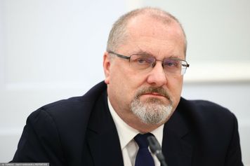Brał prysznic, pojawił się obcy mężczyzna. Okazało się, że to prokurator