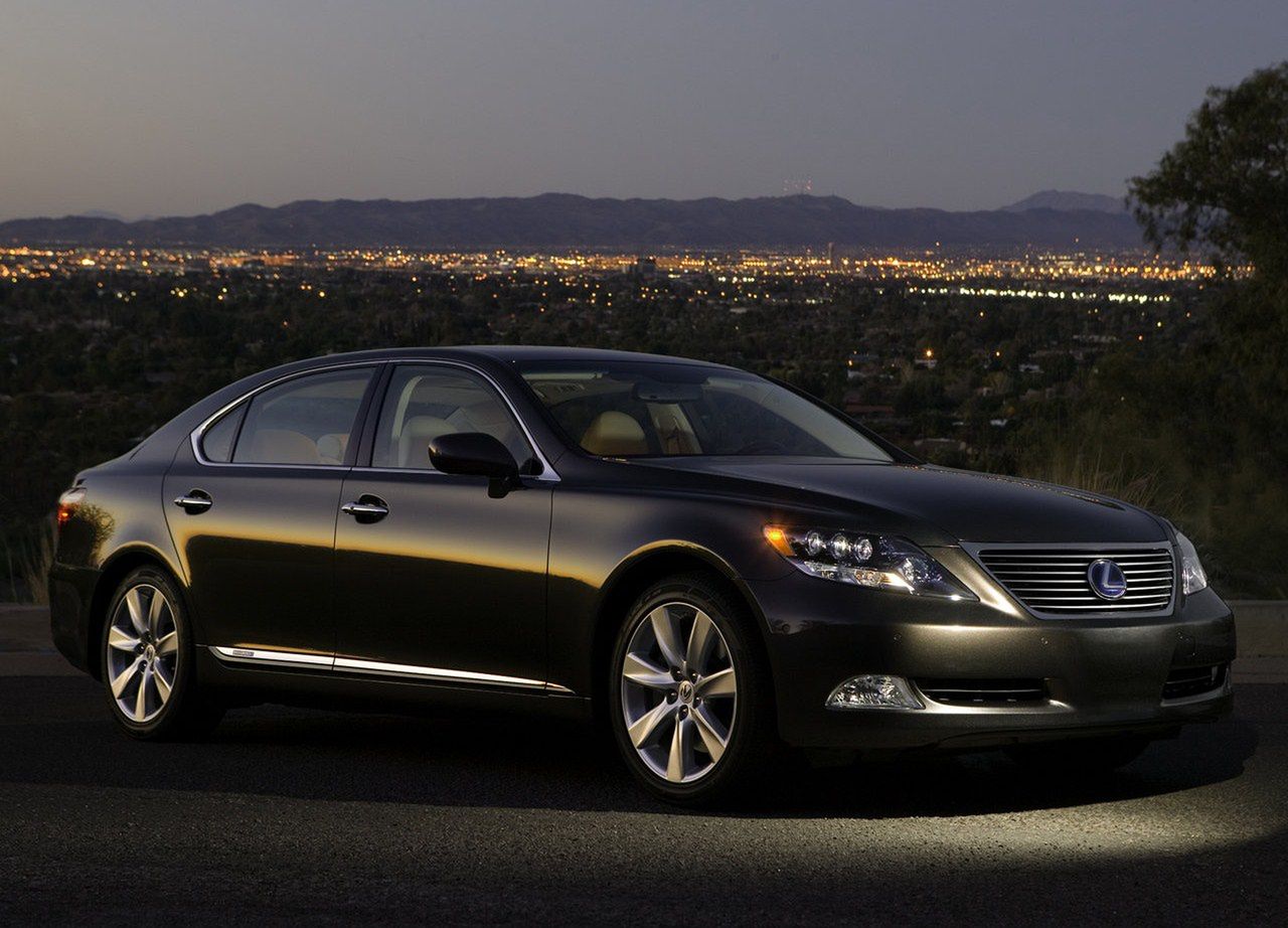 Lexus LS600h