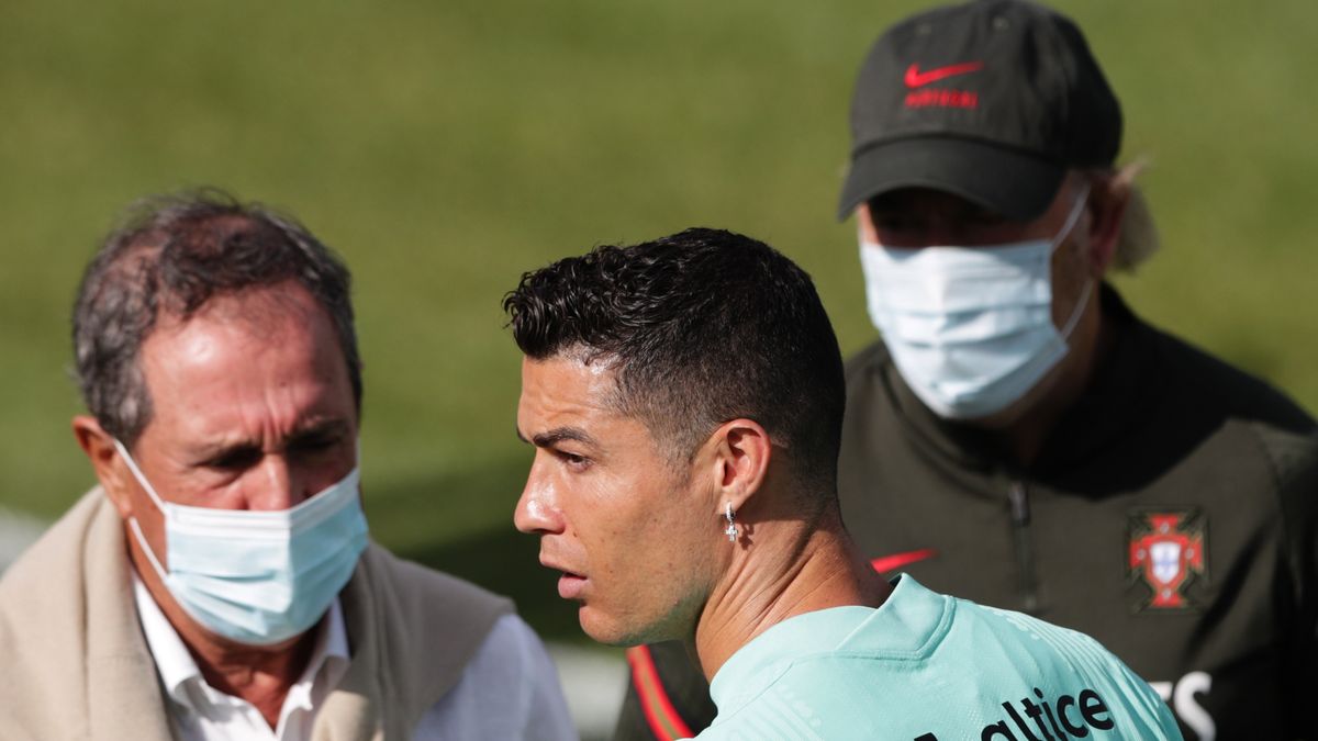 PAP/EPA / TIAGO PETINGA / Na zdjęciu: Cristiano Ronaldo na pierwszym planie