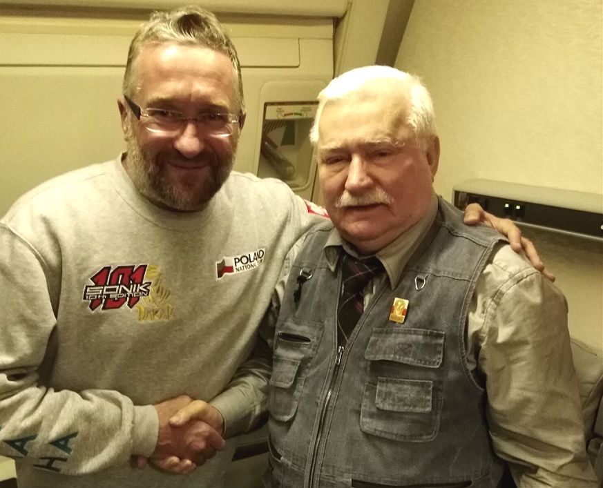 Zaskakujące spotkanie Lecha Wałęsy w samolocie. Natknął się na Rafała Sonika