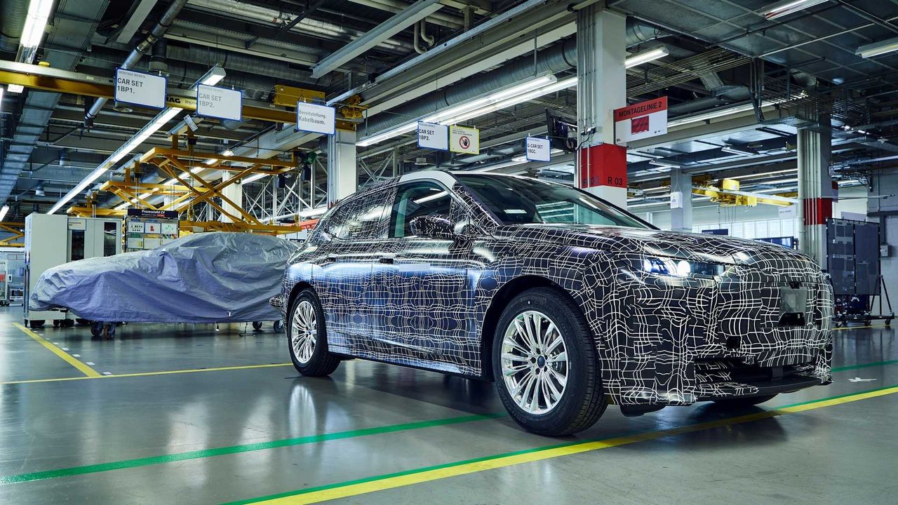 BMW rozpoczyna produkcję prototypów iNext. Debiut za 2 lata